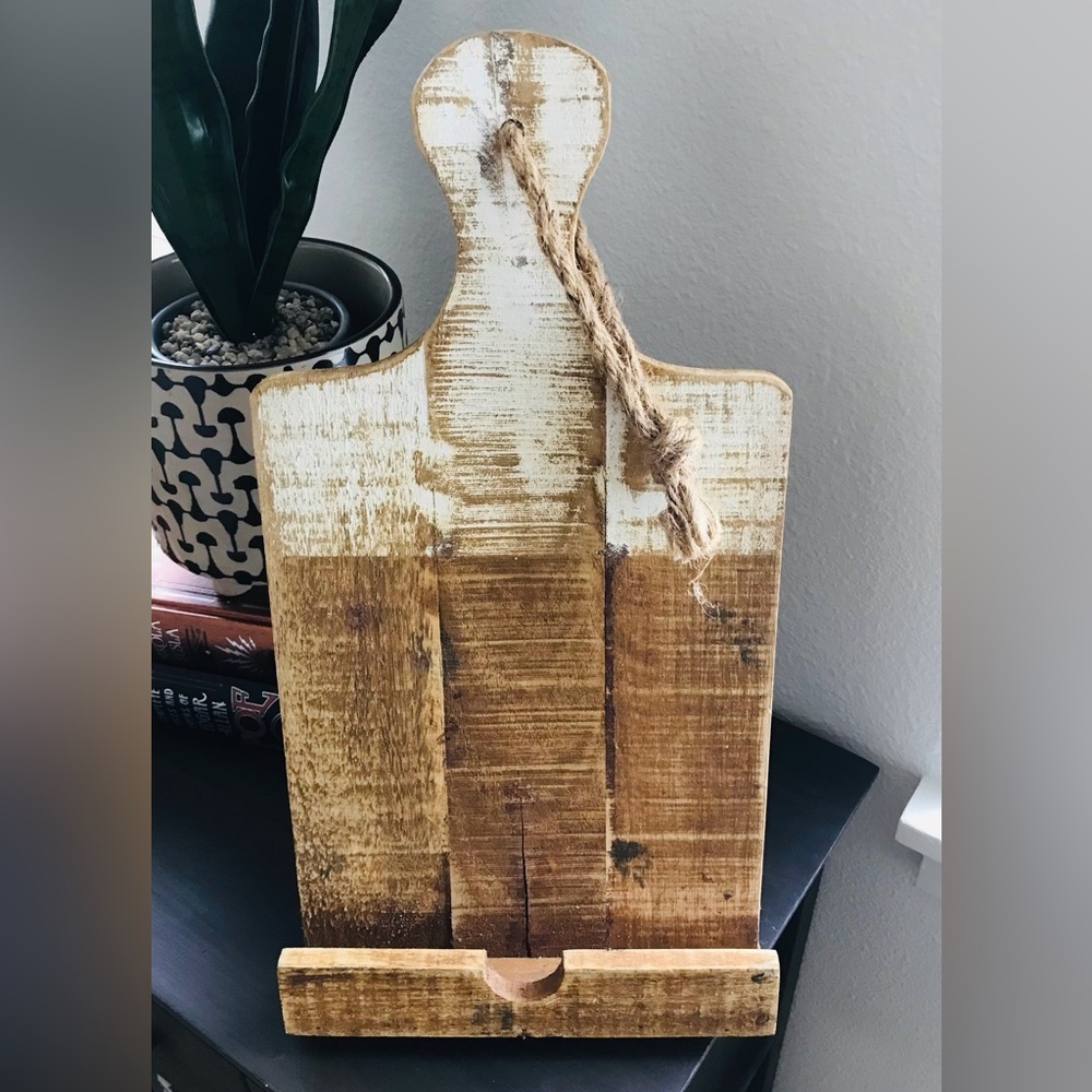 Wooden Stand for Recipe book or iPad - Picture 3 of 5
